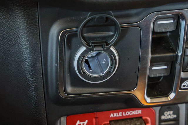 Used 2024 Jeep Wrangler Unlimited AWD/4WD image 18