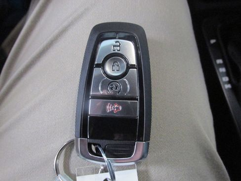 New 2024 Ford Bronco Badlands image 37