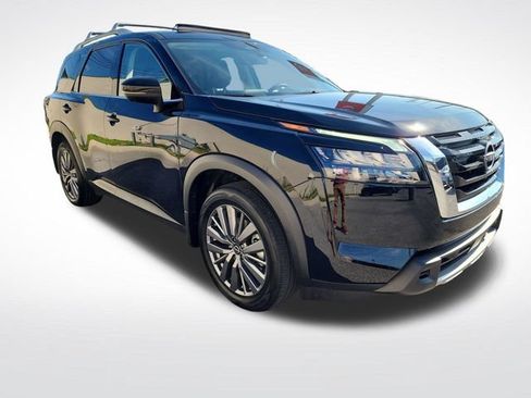 Used 2025 Nissan Pathfinder SL w/ SL Premium Package AWD/4WD image 8