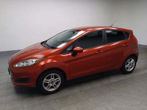 Used 2018 Ford Fiesta SE FWD image 2