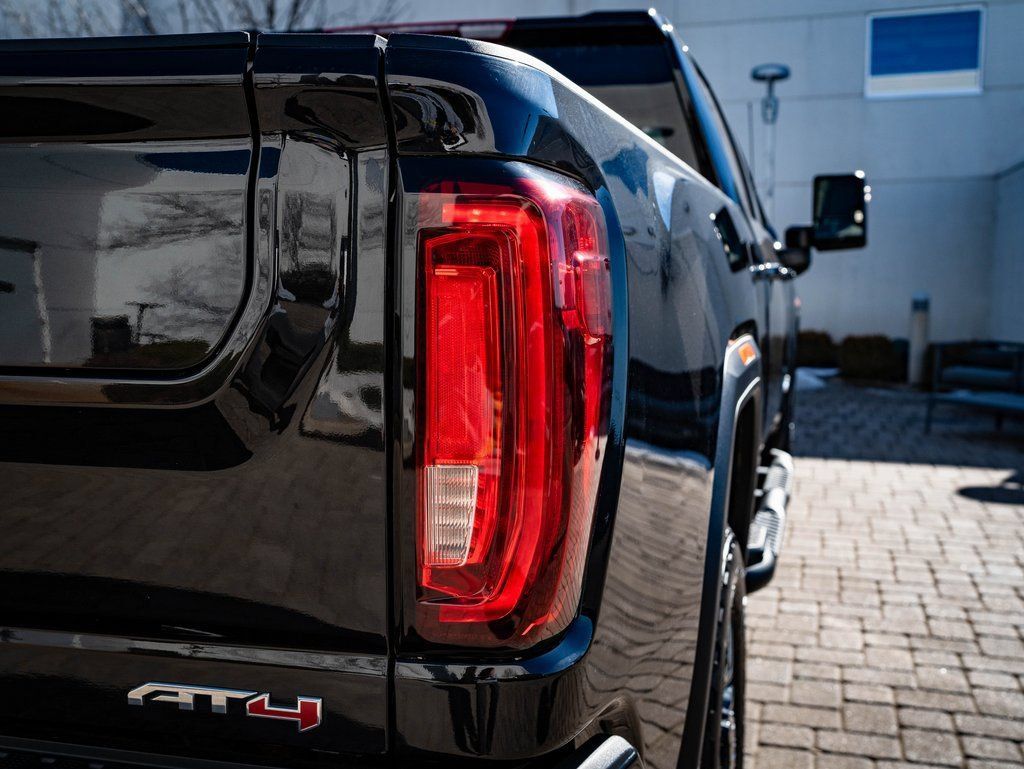 Used 2023 GMC Sierra 2500 AT4 w/ Gooseneck/5TH Wheel Package AWD/4WD image 9