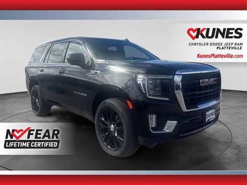 Used 2024 GMC Yukon SLE AWD/4WD image 1