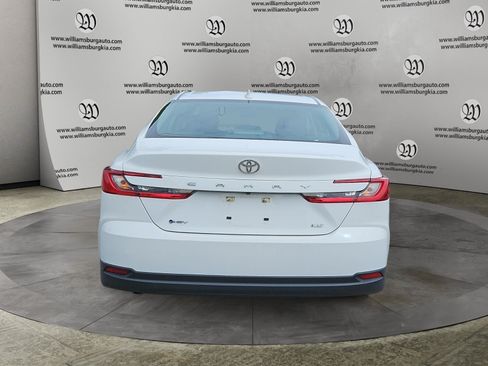 Used 2025 Toyota Camry LE FWD image 4