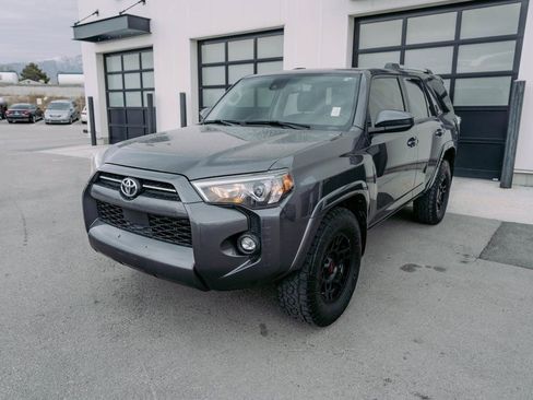 Used 2021 Toyota 4Runner SR5 image 3