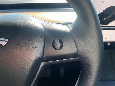 Used 2021 Tesla Model Y Long Range AWD/4WD image 19