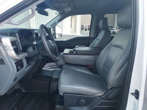 Used 2025 Ford F550 4x4 Crew Cab Super Duty image 13