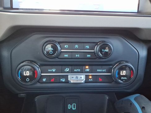 Used 2023 Ford Bronco Wildtrak AWD/4WD image 22