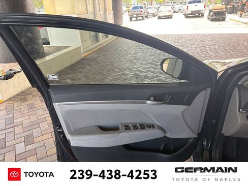 Used 2019 Hyundai Elantra SEL FWD image 13