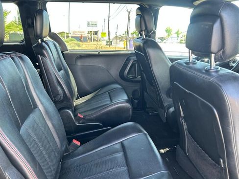 Used 2018 Dodge Grand Caravan GT image 9