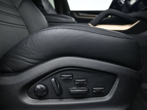 Used 2024 Porsche Cayenne Turbo GT AWD/4WD image 15