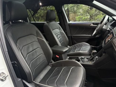 Used 2022 Volkswagen Tiguan SEL R-Line image 12