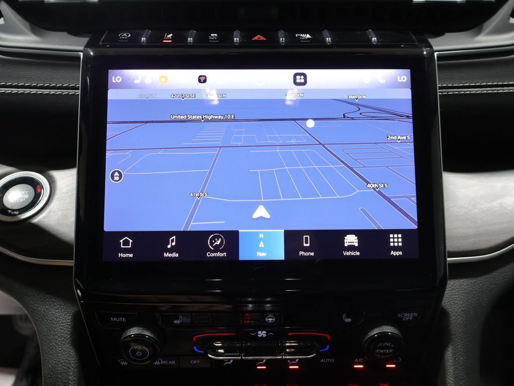 Certified 2022 Jeep Grand Cherokee L Limited AWD/4WD image 31