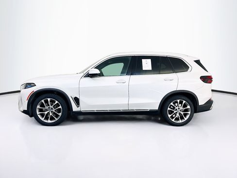 Used 2024 BMW X5 xDrive40i AWD/4WD image 4