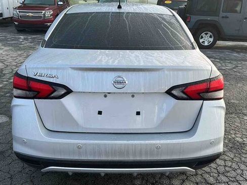 Used 2021 Nissan Versa S FWD image 7