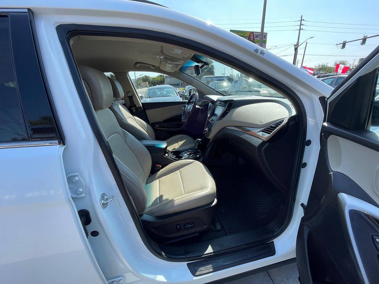 Used 2014 Hyundai Santa Fe Sport 2.0T w/ Navigation Package 06 FWD image 7
