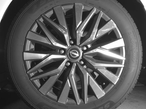 Used 2025 Nissan Altima 2.5 SV FWD image 17