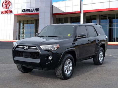 Used 2022 Toyota 4Runner SR5 Premium image 4