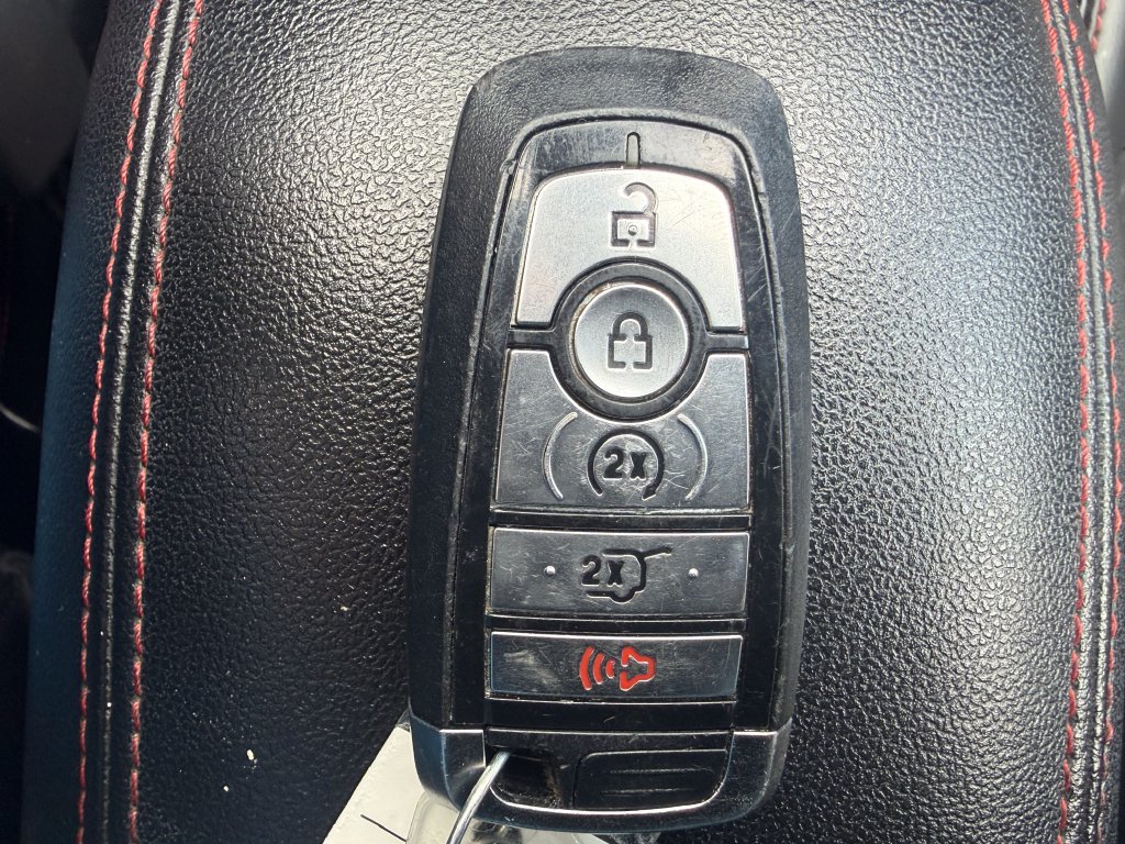 Certified 2025 Ford Escape ST-Line Select AWD/4WD image 32