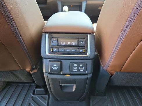 Used 2023 Subaru Ascent Touring AWD/4WD image 13