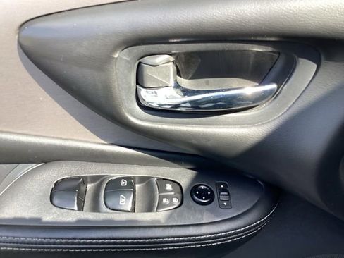Used 2023 Nissan Murano SV AWD/4WD image 13
