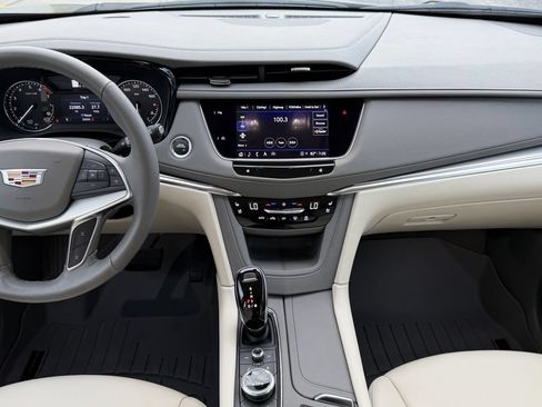 Used 2023 Cadillac XT5 Premium Luxury FWD image 15