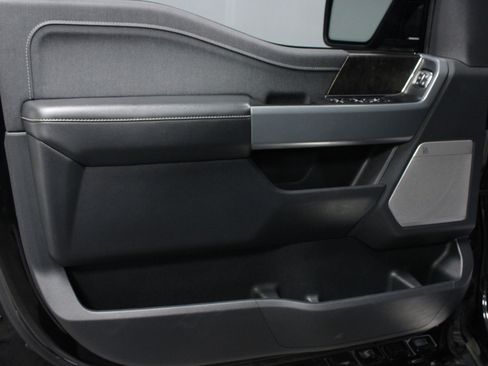 Used 2023 Ford F150 Lariat w/ Trailer Tow Package image 11