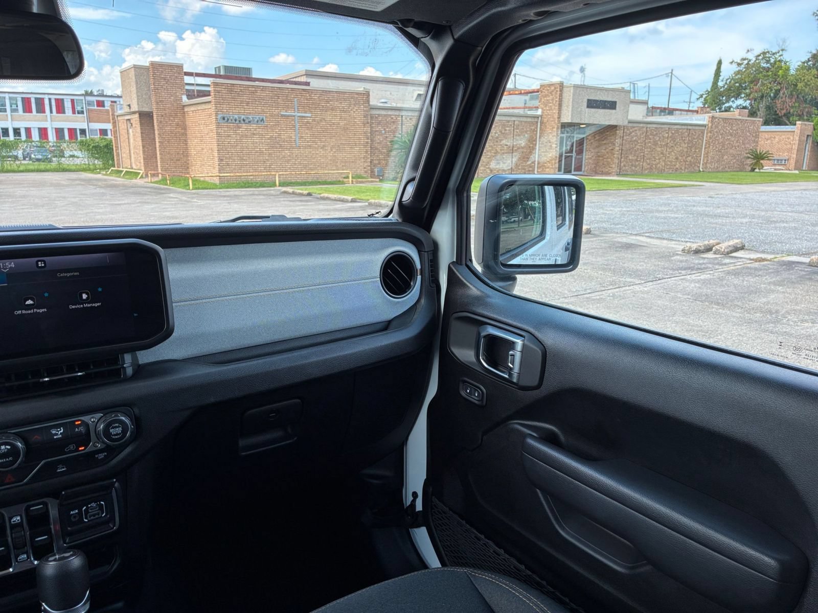 Used 2025 Jeep Wrangler Unlimited Sport AWD/4WD image 32