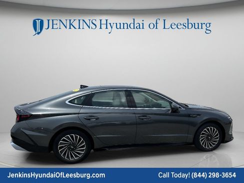 Used 2025 Hyundai Sonata SEL FWD image 4