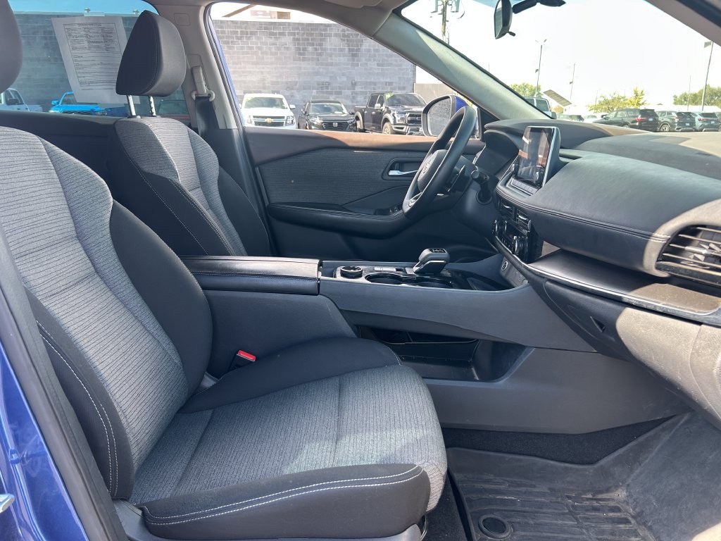 Used 2022 Nissan Rogue SV AWD/4WD image 32