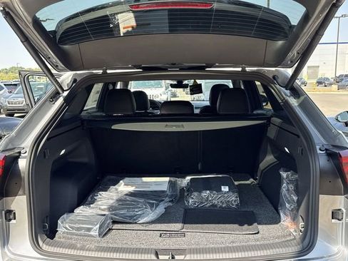 New 2026 Volkswagen Atlas Cross Sport SEL R-Line image 10