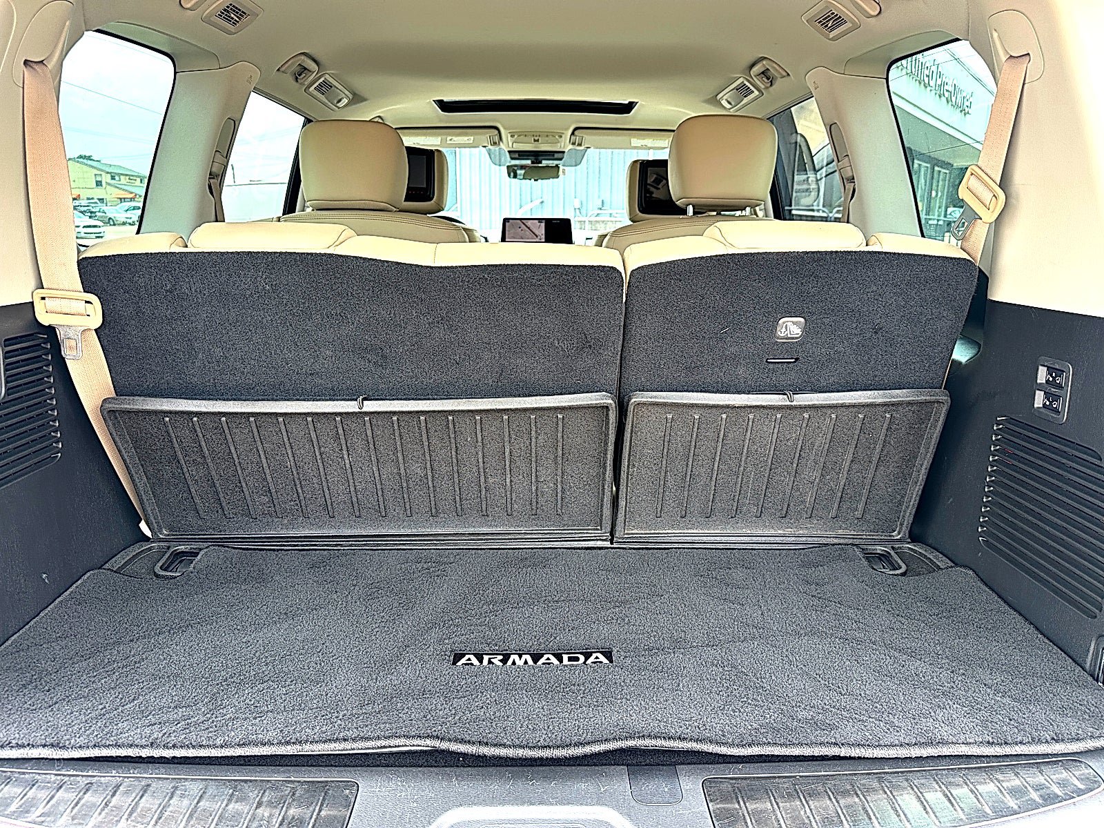 Used 2023 Nissan Armada Platinum w/ Captain's Chairs Package RWD image 26
