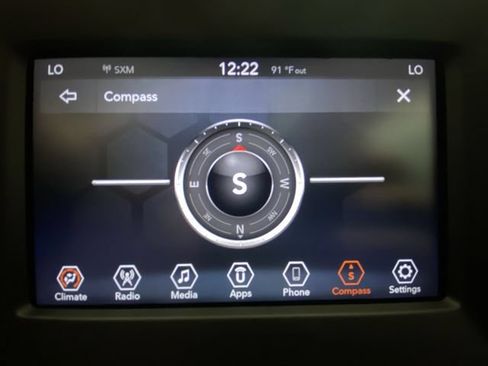Used 2019 Jeep Compass Latitude FWD image 18