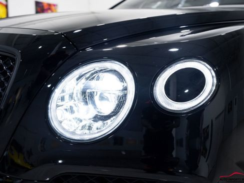 Used 2018 Bentley Bentayga image 36