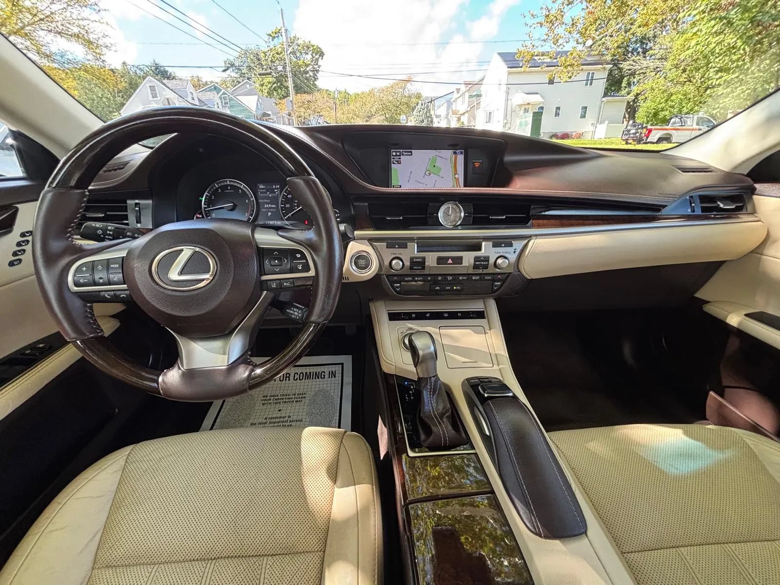 Used 2016 Lexus ES 350 w/ Luxury Package w/Wood Trim FWD image 12