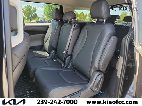 New 2026 Kia Carnival FWD image 11