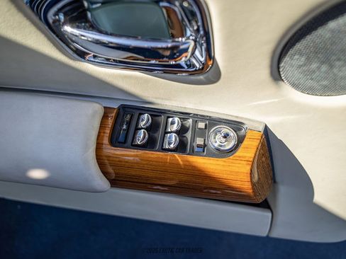 Used 2010 Rolls-Royce Phantom Drophead Coupe RWD image 81