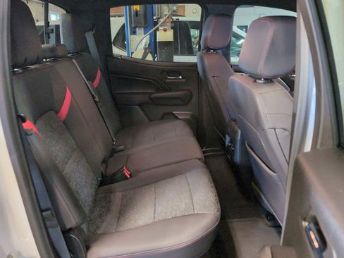 Used 2025 Chevrolet Colorado Z71 w/ Technology Package image 27