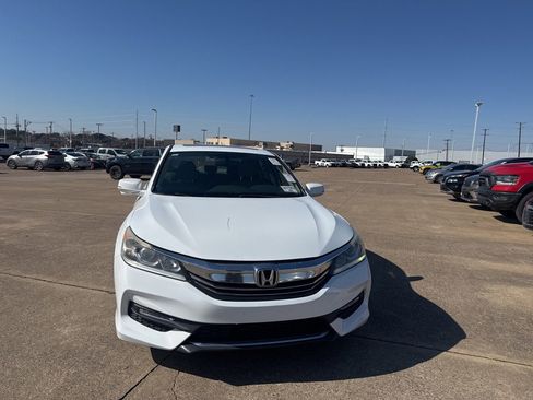 Used 2017 Honda Accord EX-L image 3