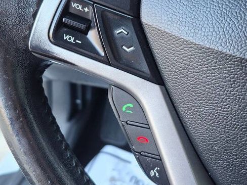 Used 2012 Hyundai Veloster w/ Style Pkg image 15