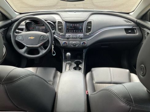 Used 2016 Chevrolet Impala LT w/ Convenience Package FWD image 2