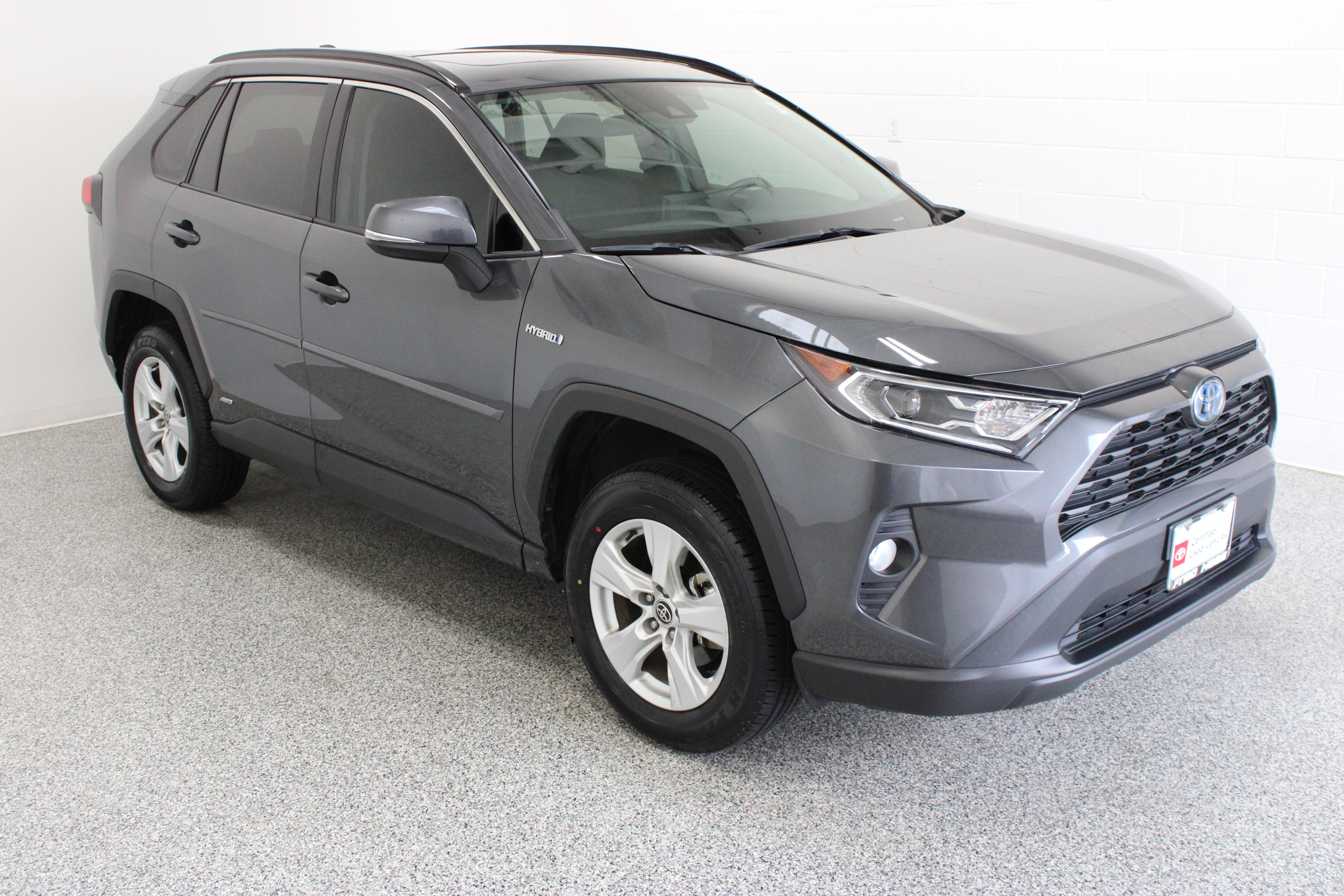 Certified 2021 Toyota RAV4 XLE w/ Convenience Package AWD/4WD image 4
