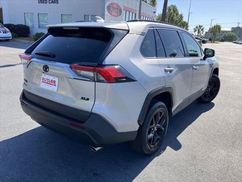 Certified 2023 Toyota RAV4 XLE w/ Convenience Package FWD image 5