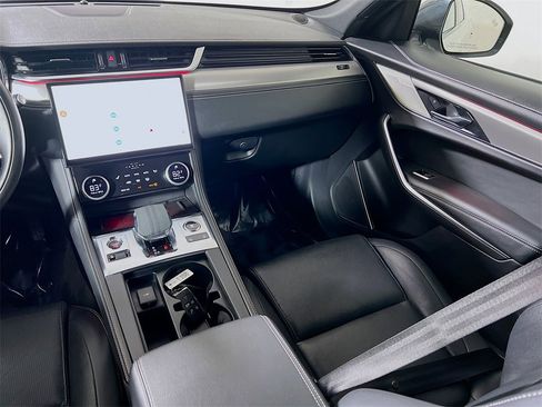 Used 2024 Jaguar F-PACE R-Dynamic S image 22