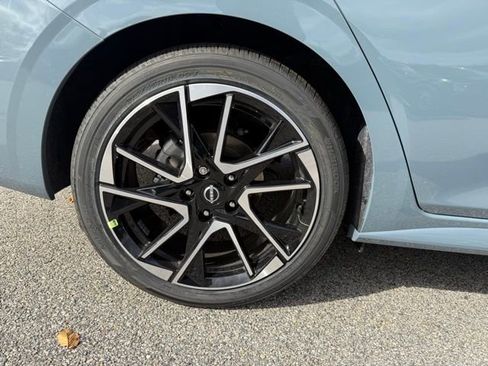 New 2025 Nissan Sentra SR w/ SR Premium Package image 12