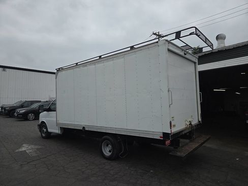 Used 2021 Chevrolet Express 3500 w/ Power Convenience Package RWD image 6