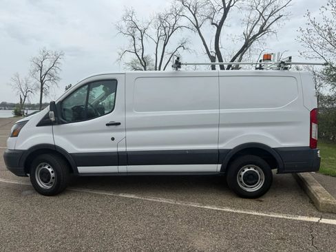 Used 2016 Ford Transit 250 130 Low Roof RWD image 8
