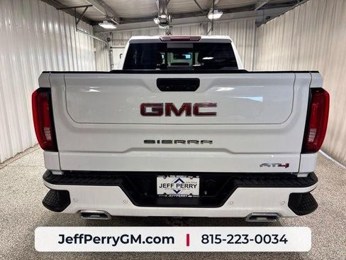 Used 2021 GMC Sierra 1500 AT4 w/ AT4 Premium Package AWD/4WD image 4