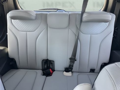 Used 2025 Hyundai Palisade SEL image 12