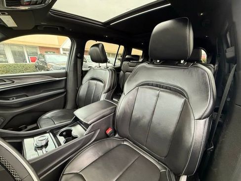 Used 2024 Jeep Grand Cherokee L Limited w/ Luxury Tech Group II image 33