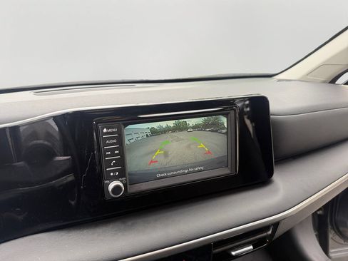 Used 2025 Nissan Kicks S AWD/4WD image 16